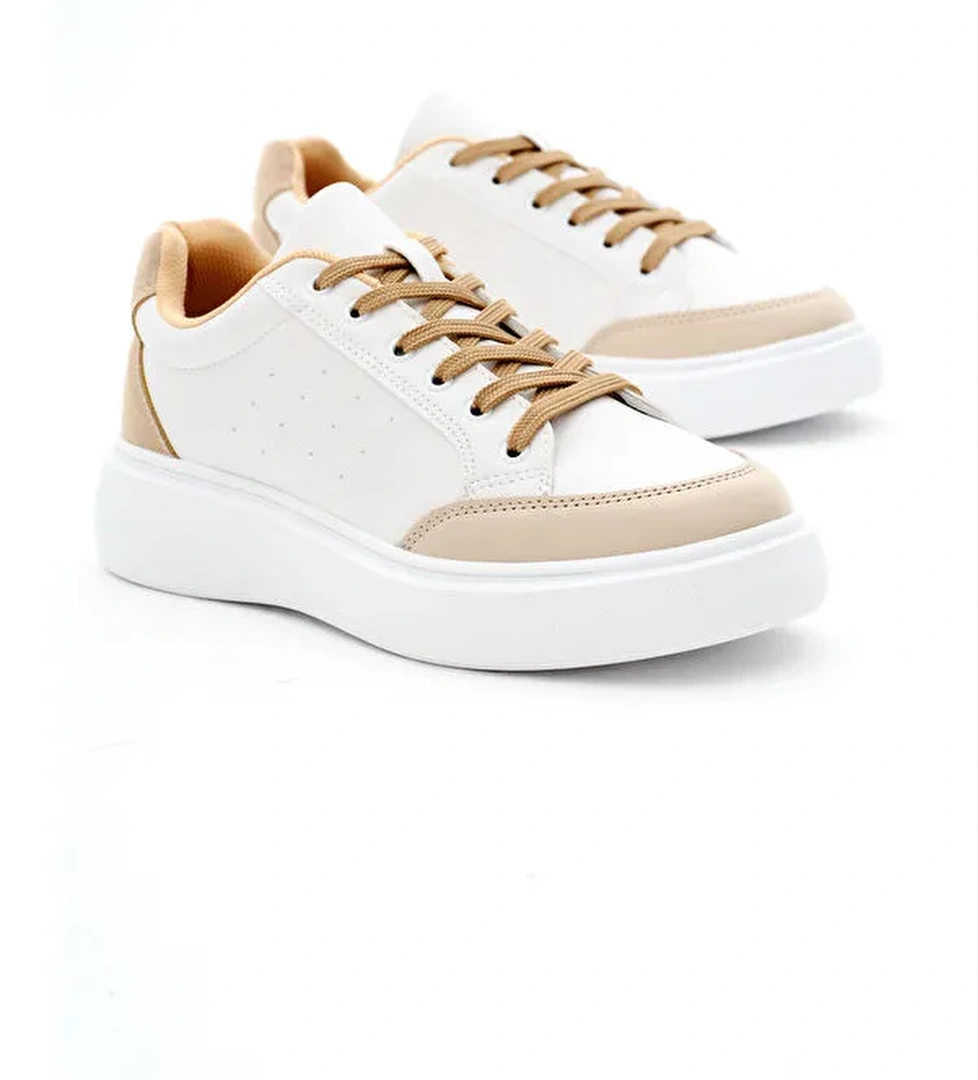 Kadın Beyaz Toprak Rahat Kalıp Yüksek Poli Taban Bağcıklı Spor Ayakkabı