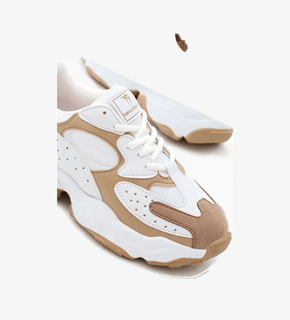 Kadın Beyaz Toprak Rahat Kalıp Yüksek Taban Bağcıklı Spor Ayakkabı