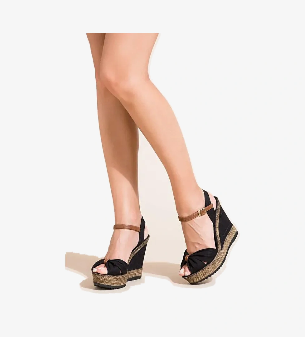 Fox Shoes 9674071005 Siyah Dolgu Taban Kadın Ayakkabı model görseli