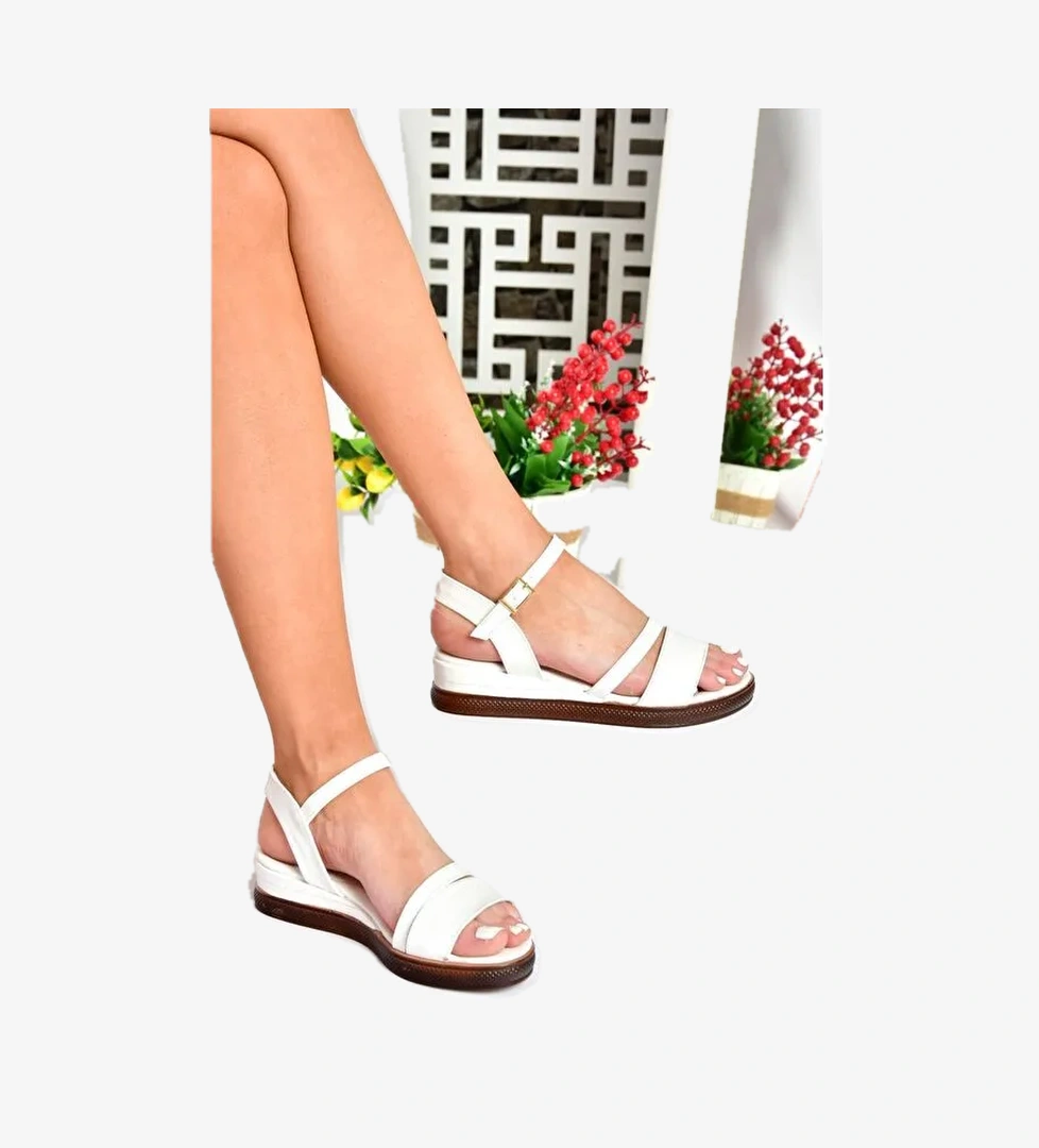 P674300709 Beyaz Dolgu Taban Kadın Ayakkabı