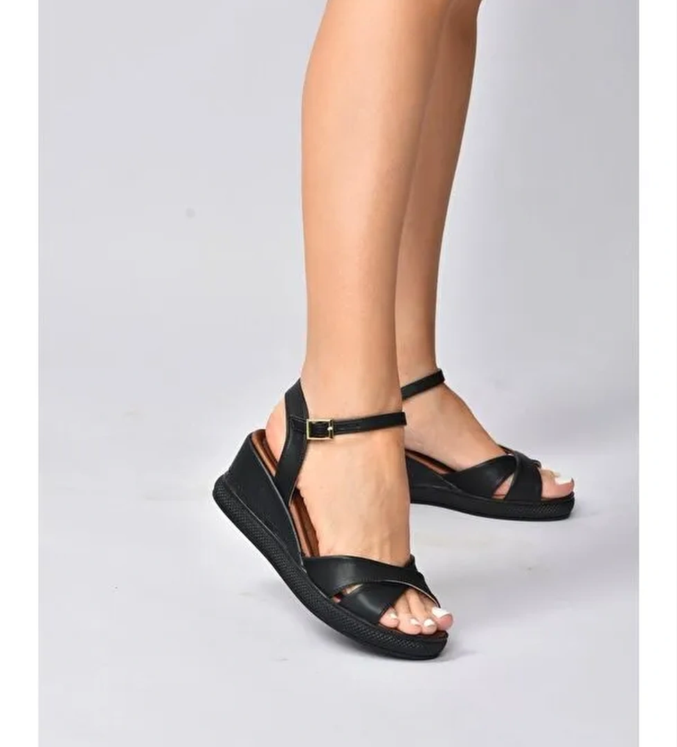 K674305009 Siyah Dolgu Taban Kadın Topuklu Sandalet