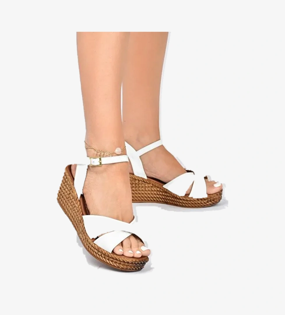 K674192109 Beyaz Dolgu Taban Kadın Ayakkabı