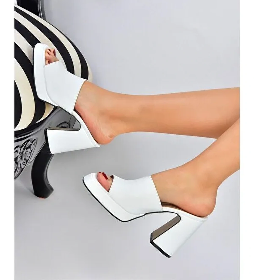 M404100409 Beyaz Kadın Terlik