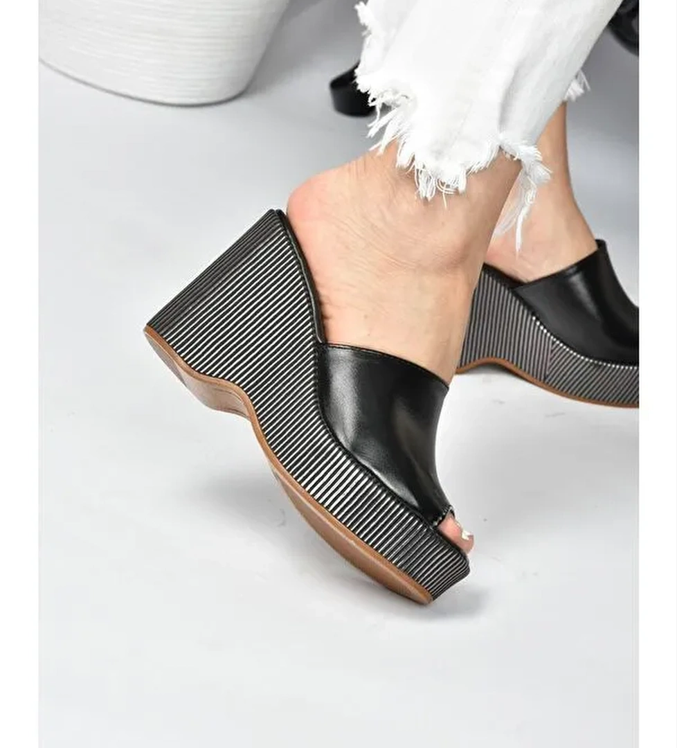 K250101509 Siyah Kadın Terlik