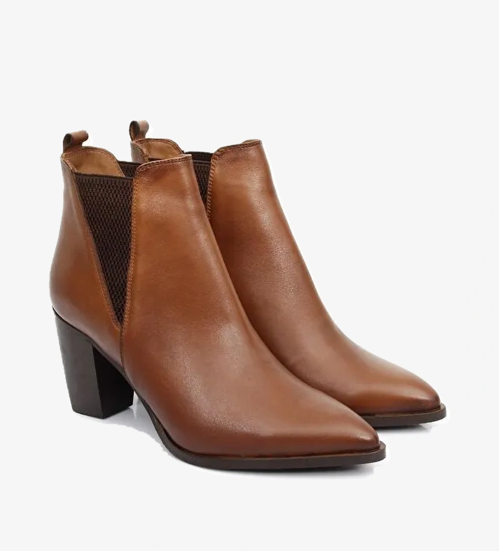 Gönderi̇(r) Hakiki Deri Sivri Burun Topuklu Lastikli Kadın Günlük Bot 39498 model görseli