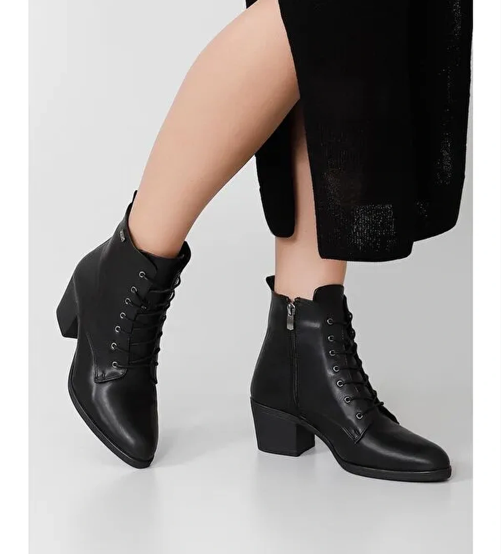 Sivri Burun Kauçuk Taban Topuklu Fermuarlı Bağcıklı Kadın Günlük Bot 20479 - Görsel 1