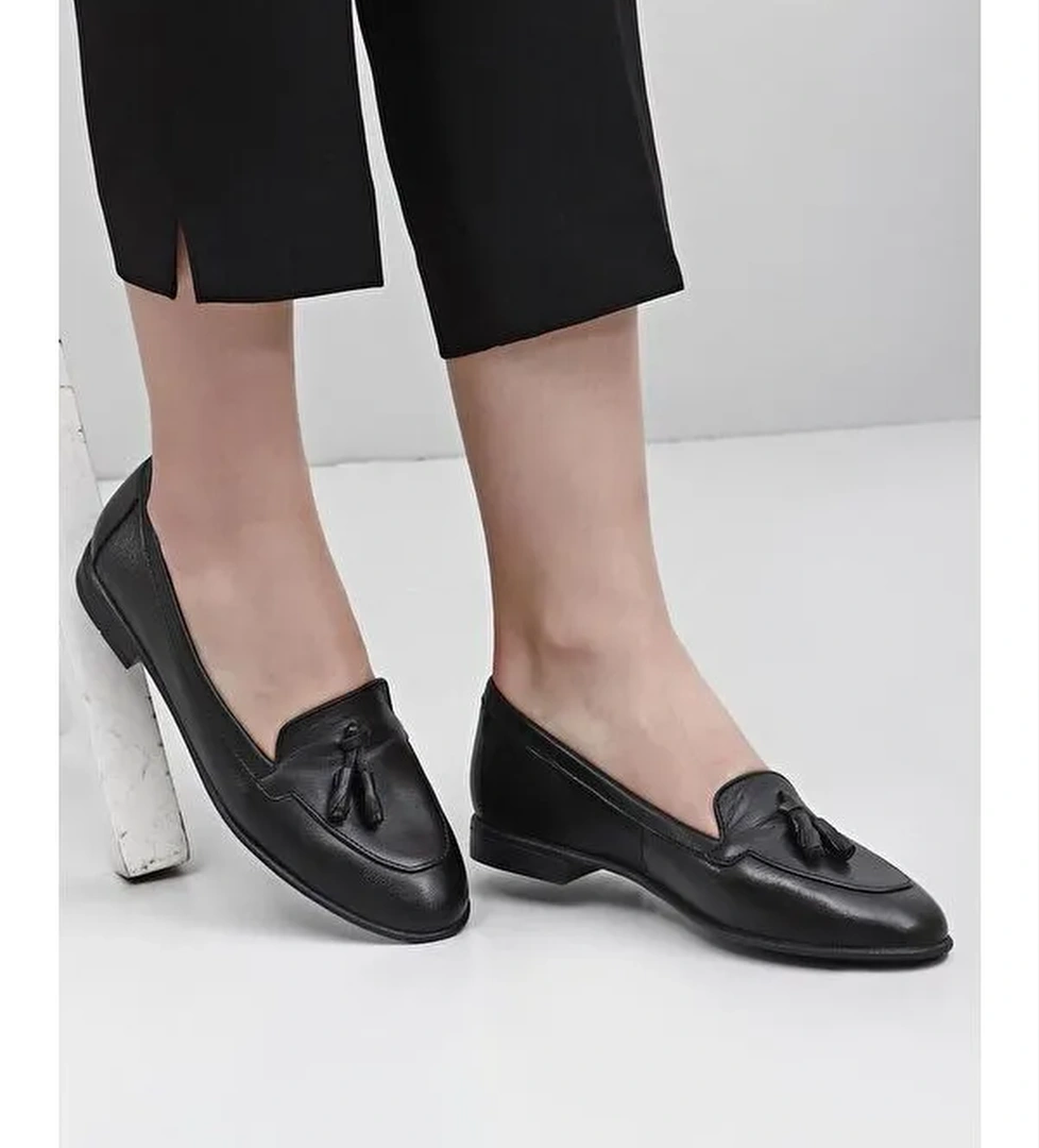 Hakiki Deri Yuvarlak Burun Düz Taban Püsküllü Kadın Babet 24259 - Görsel 1