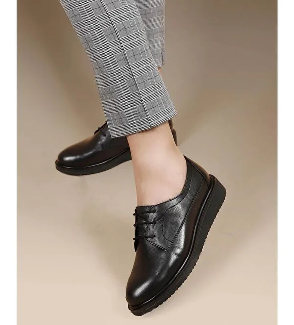 Hakiki Deri Yuvarlak Burun Dolgu Taban Bağcıklı Kadın Ayakkabı 24074 - Görsel 1