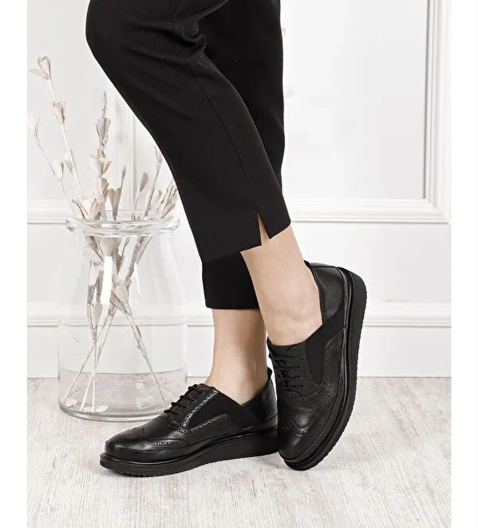 Hakiki Deri Yuvarlak Burun Dolgu Taban Bağcıklı Lastikli Kadın Ayakkabı 24084 - Görsel 1