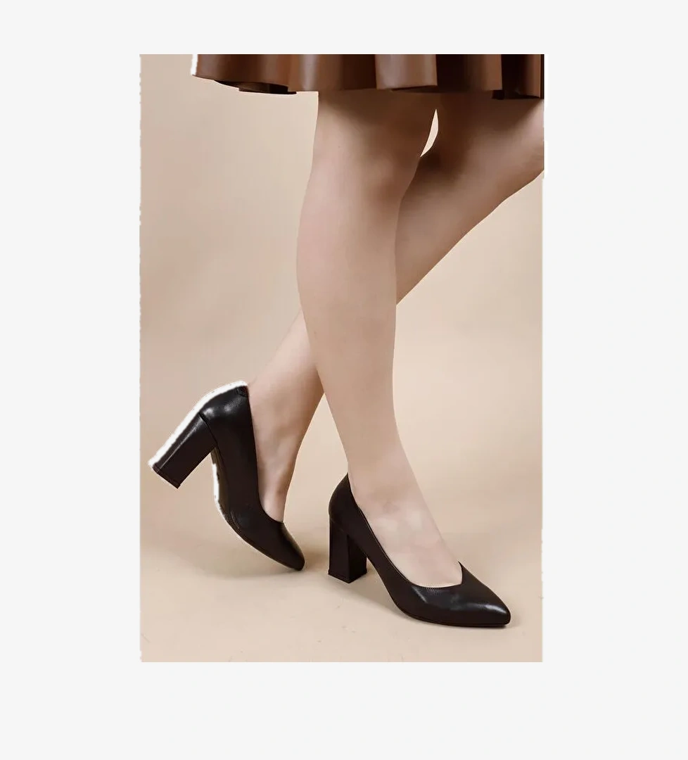 Gönderi̇(r) Hakiki Deri Sivri Burun Yüksek Kalın Topuklu Kadın Ayakkabı 24171 model görseli