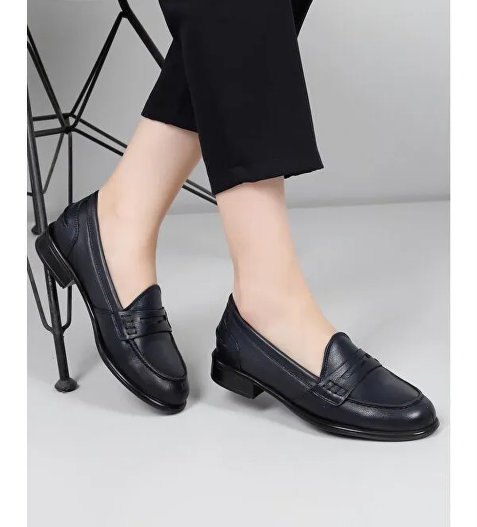 Hakiki Deri Yuvarlak Burun Kısa Topuklu Loafer Kadın Günlük Ayakkabı 24138 - Görsel 1