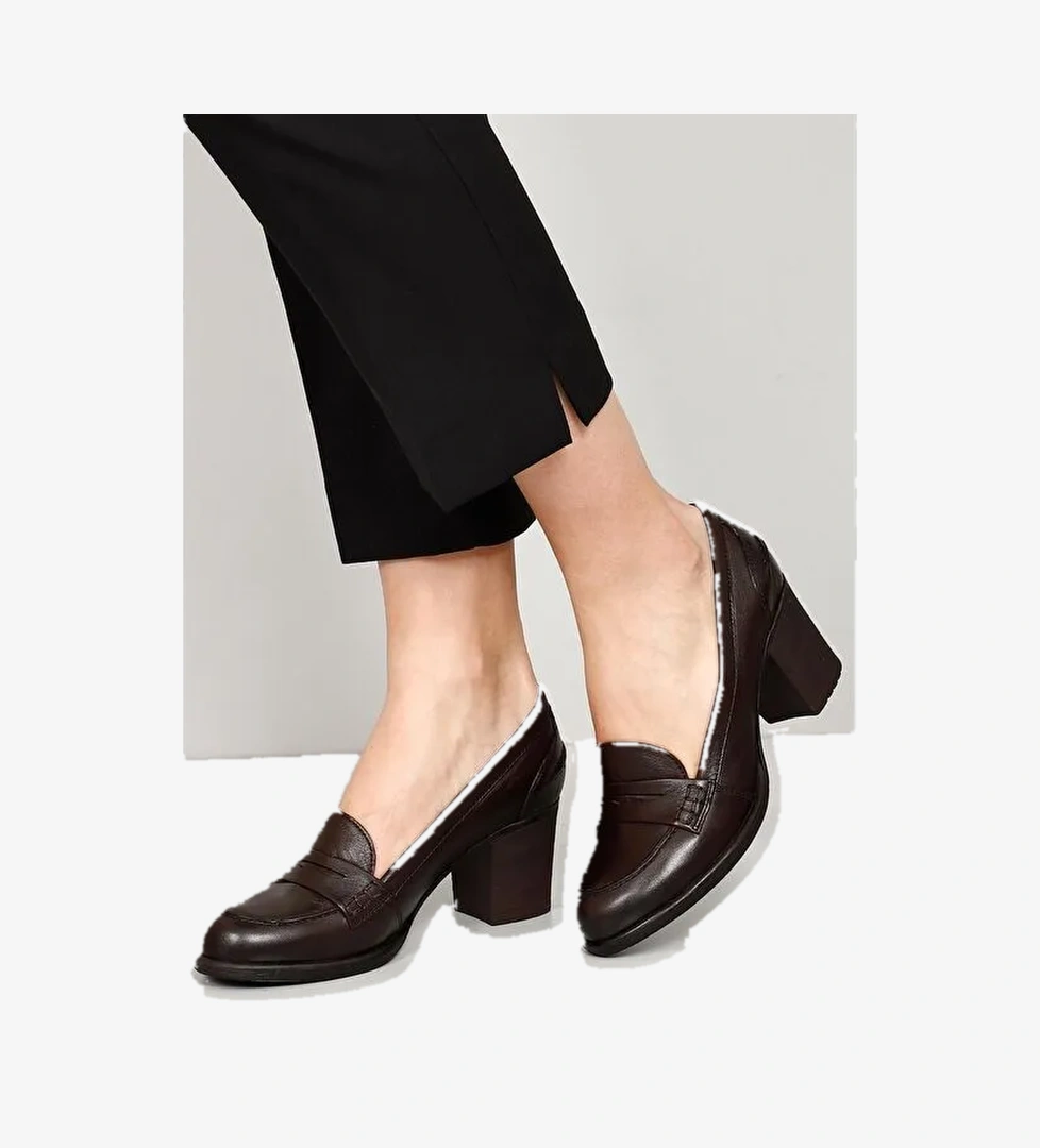 Gönderi̇(r) Hakiki Deri Yuvarlak Burun Kalın Orta Topuklu Kauçuk Taban Loafer Kadın Ayakkabı 24072 model görseli