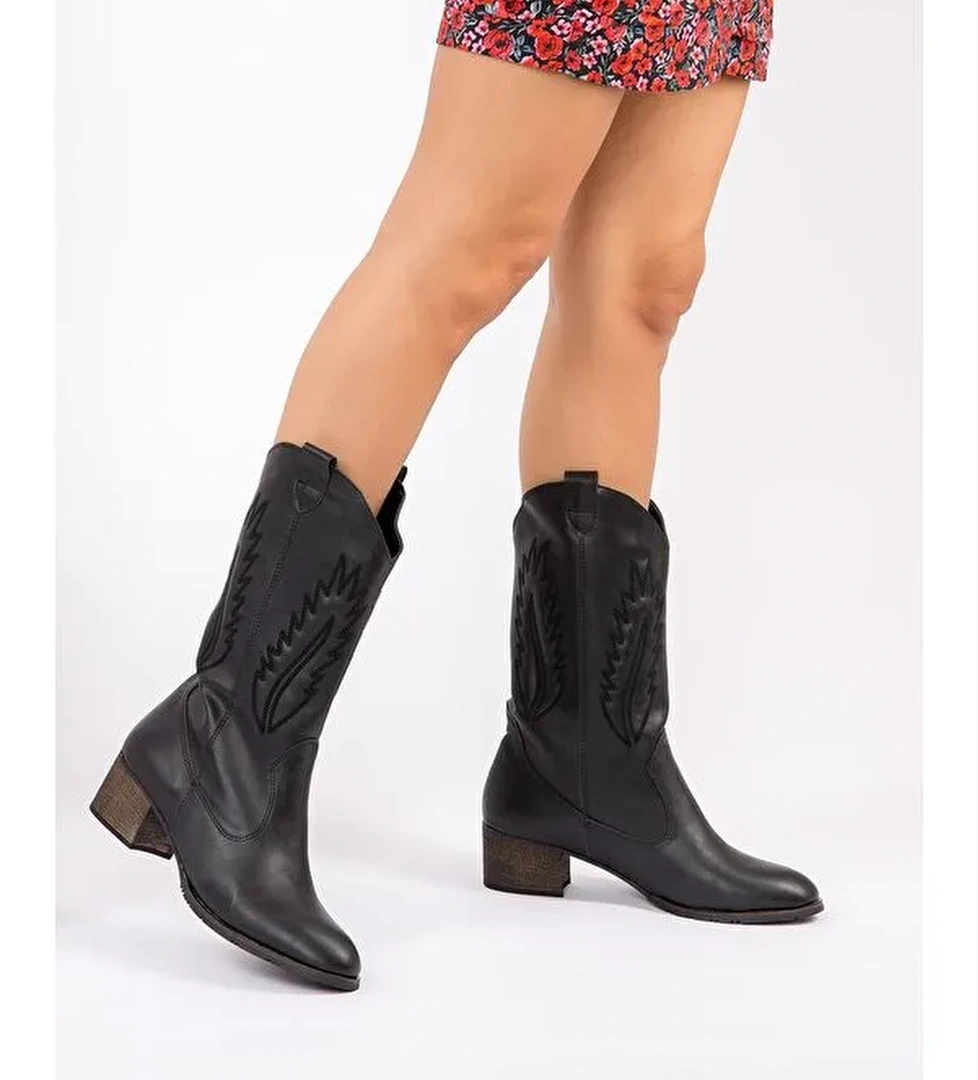 Fox Shoes E267730009 Siyah Kadın Bot model görseli