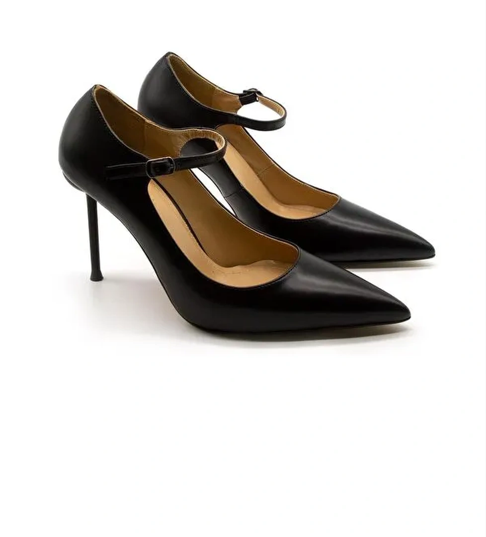 İnce Topuklu Bantlı Siyah Ayakkabı - Görsel 1
