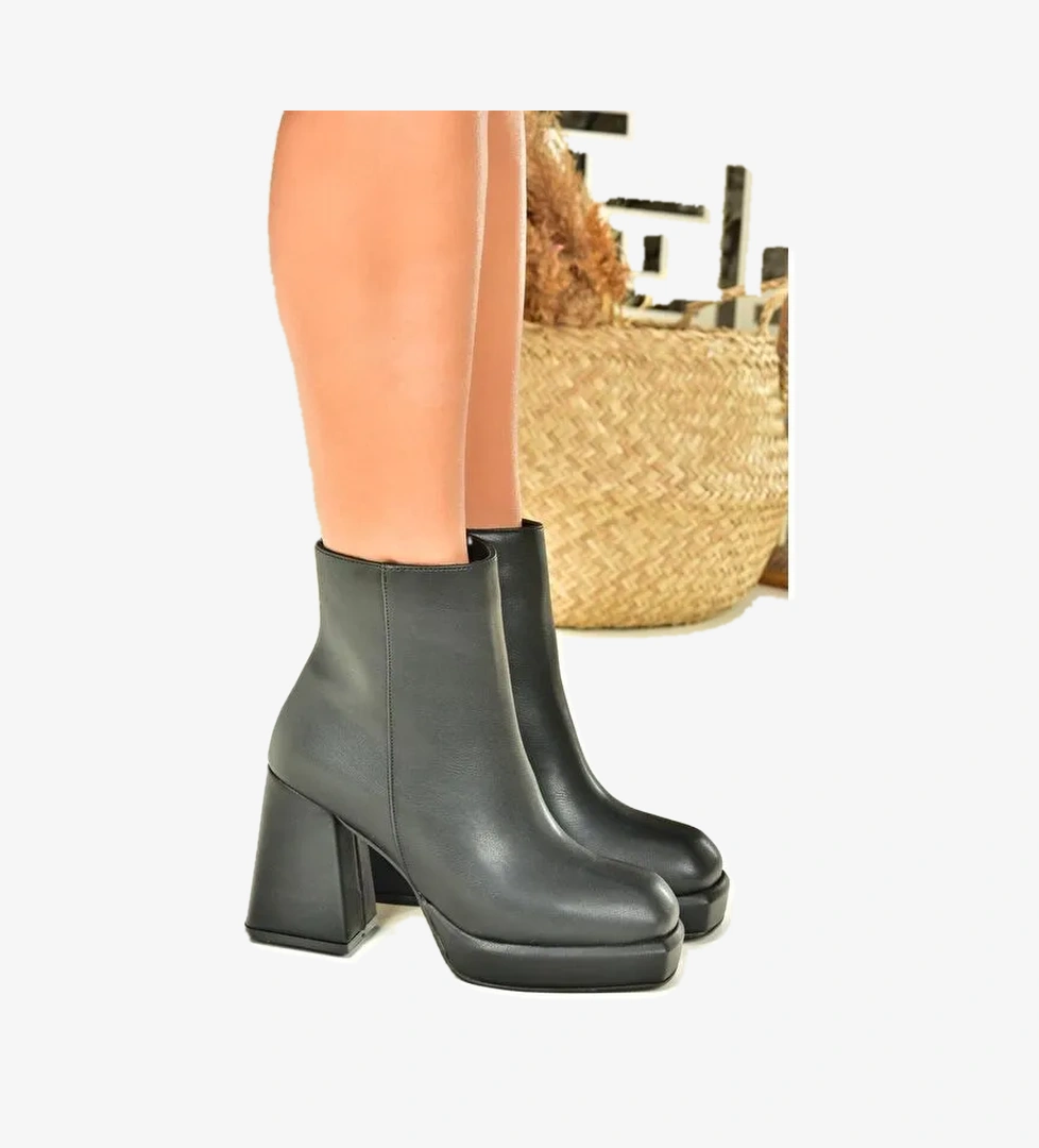 N2821908 Siyah Kadın Bot