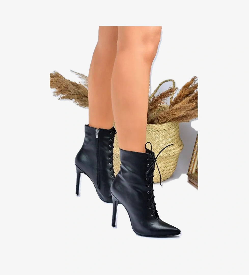 L3724935 Siyah Kadın Bot