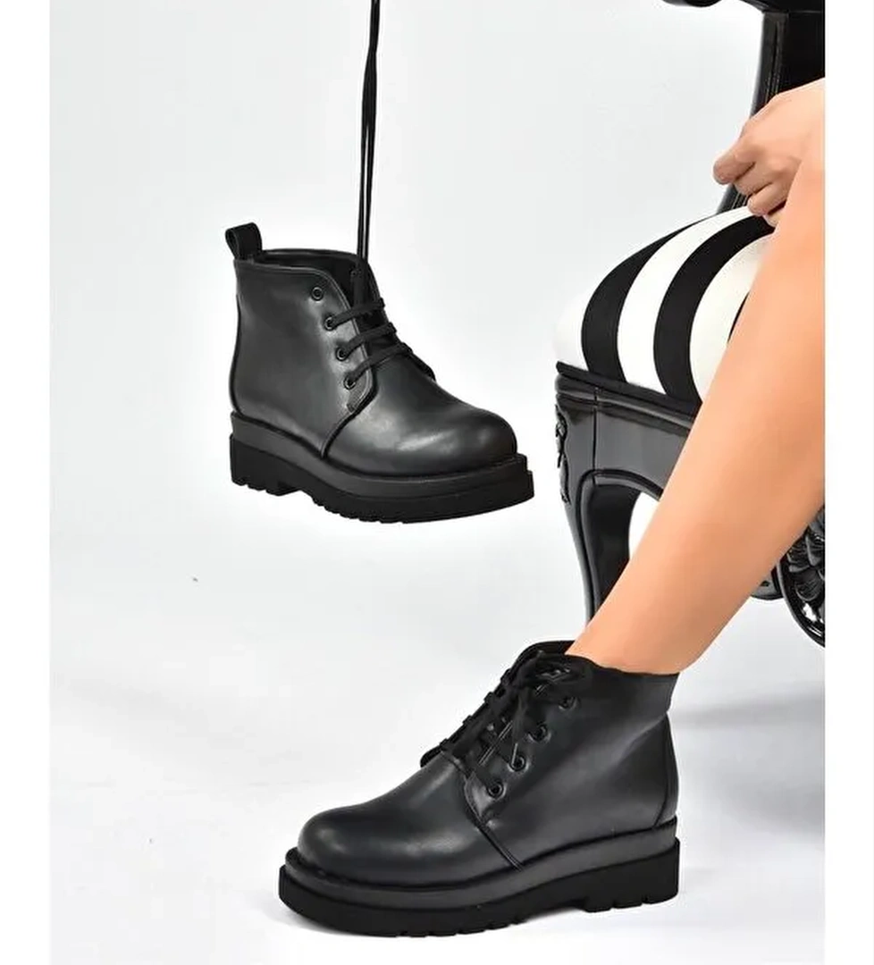 L9960338 Siyah Kadın Bot