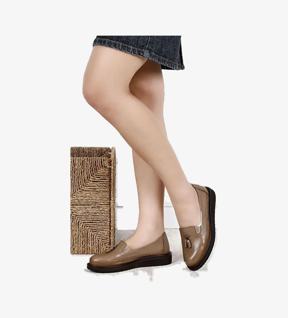 VİZON Gön Hakiki Deri Yuvarlak Burun Dolgu Taban Püsküllü Kadın Günlük Ayakkabı 24142 - Görsel 1