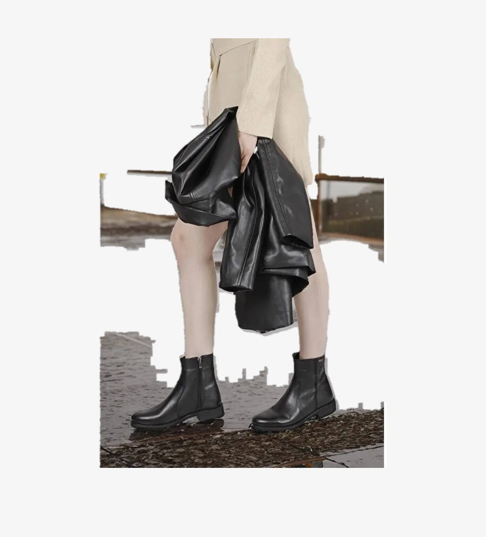 Siyah Hakiki Deri Yuvarlak Burun Topuklu Kauçuk Taban Fermuarlı Kadın Günlük Bot 47408 - Görsel 1