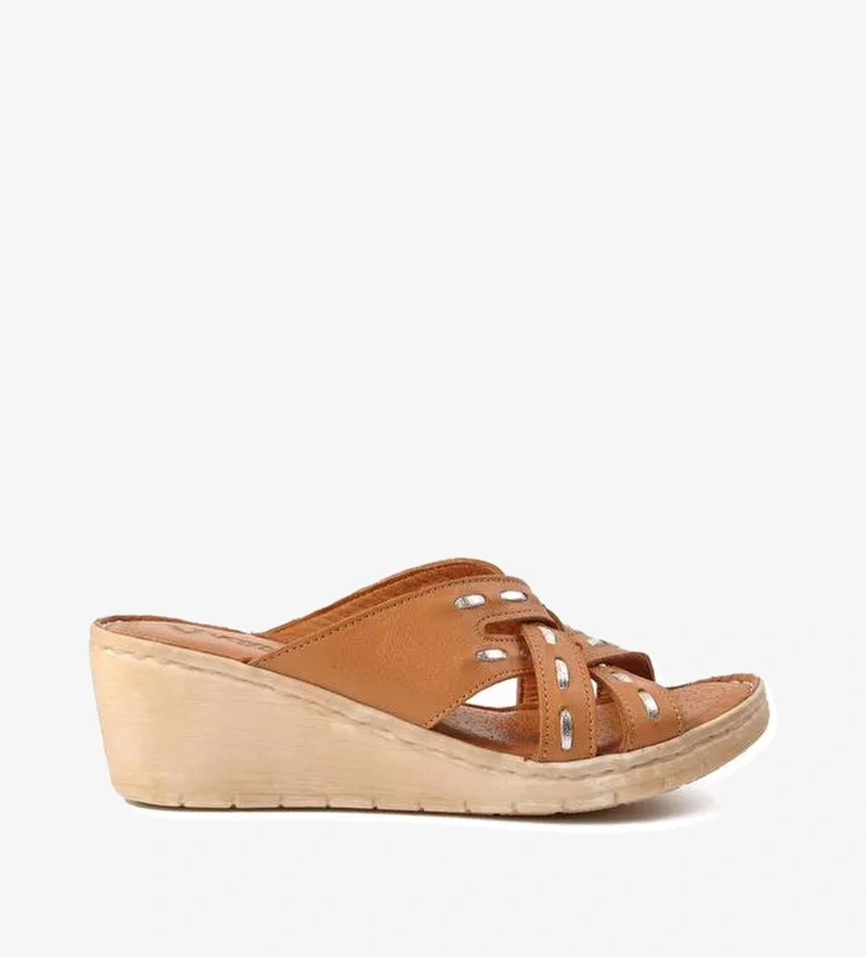 Taba Hakiki Deri Dolgu Topuk Kadın Terlik 9227