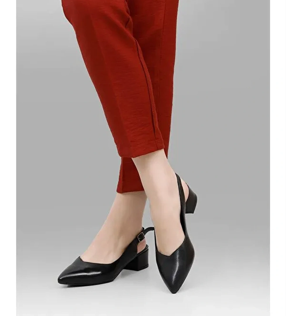 SİYAH Hakiki Deri Sivri Burun Kısa Kalın Topuklu Arkası Açık Kadın Yazlık Ayakkabı 24173