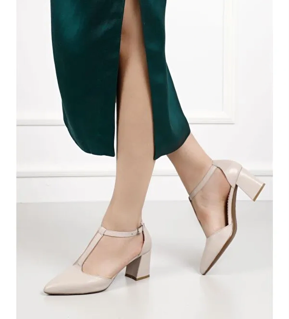 BEJ Hakiki Deri Sivri Burun Bilek Bağlı Orta Kalın Topuklu Kadın Ayakkabı 24182