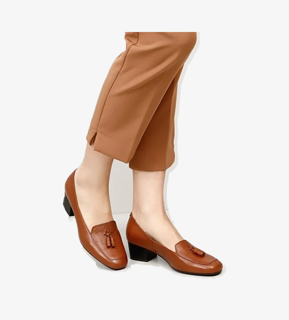 Gonderi(r) Kahverengi Gonderi(r) Hakiki Deri Küt Burun Kısa Kalın Topuklu Püsküllü Kadın Ayakkabı 13313