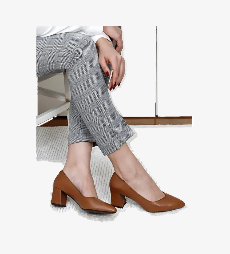 Gonderi(r) Kahverengi Gonderi(r) Hakiki Deri Kadın Sivri Burun Orta Kalın Topuklu Ayakkabı