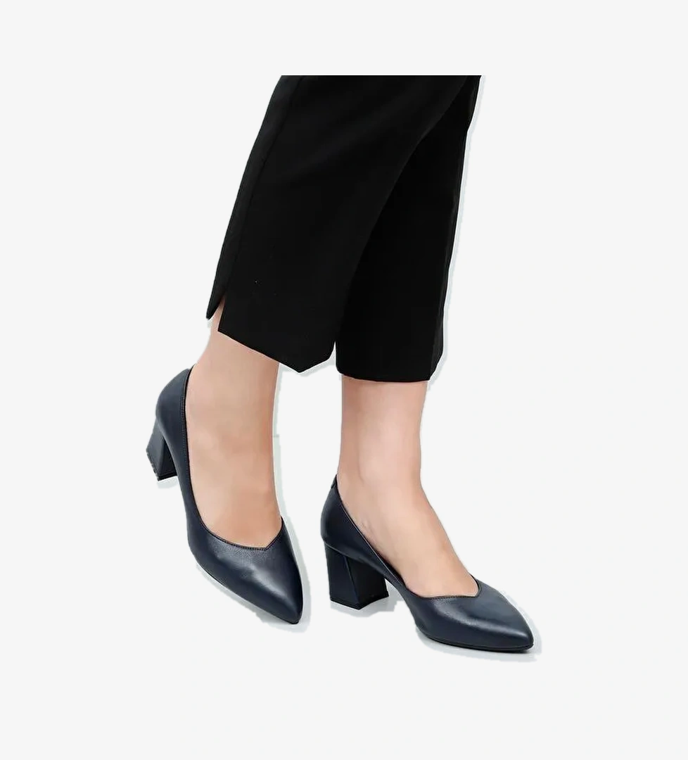 LACİVERT Hakiki Deri Sivri Burun Orta Kalın Topuklu Kadın Ayakkabı 24170