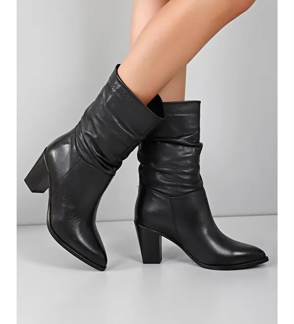 SİYAH Hakiki Deri Sivri Burun Körüklü Topuklu Kadın Günlük Çizme 44579 - Görsel 1
