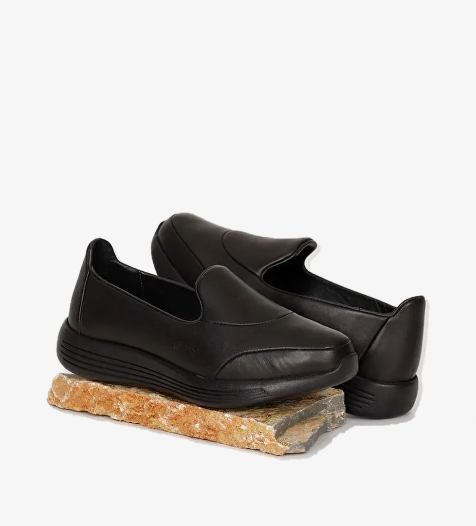 SİYAH Hakiki Deri Yuvarlak Burun Dolgu Taban Kadın Günlük Ayakkabı 42110 - Görsel 1