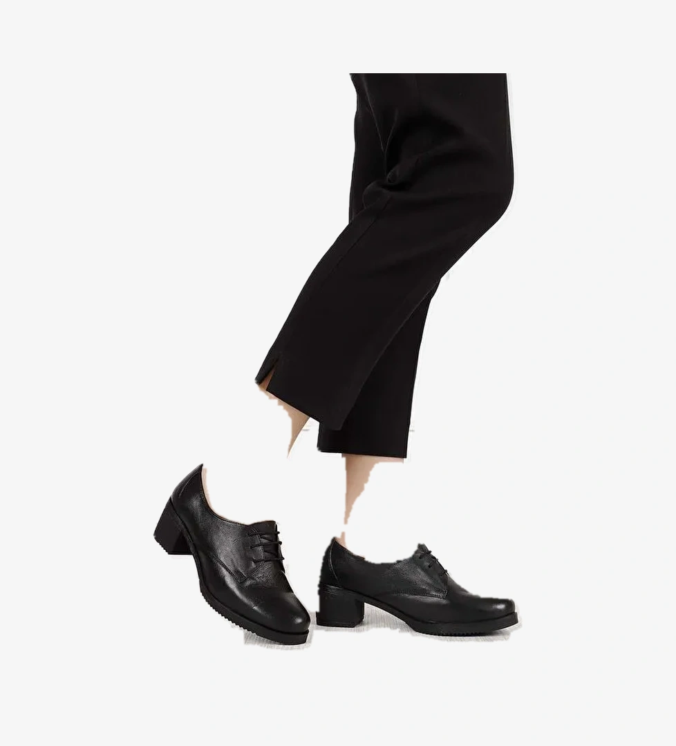 SİYAH Hakiki Deri Yuvarlak Burun Orta Topuklu Bağcıklı Kadın Ayakkabı 24230 - Görsel 1