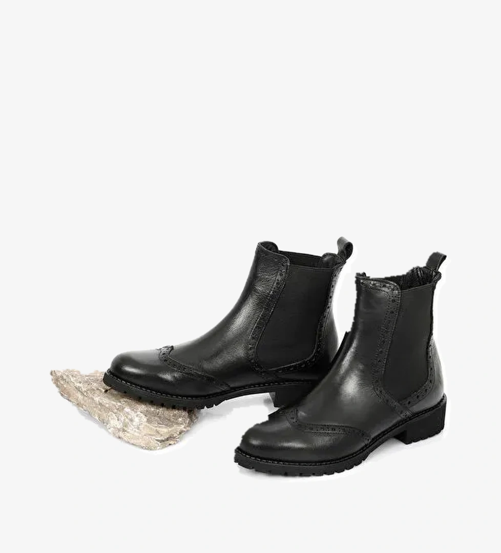 SİYAH Hakiki Deri Yuvarlak Burun Kauçuk Taban Topuklu Lastikli Kadın Günlük Chelsea Bot 48443 - Görsel 1