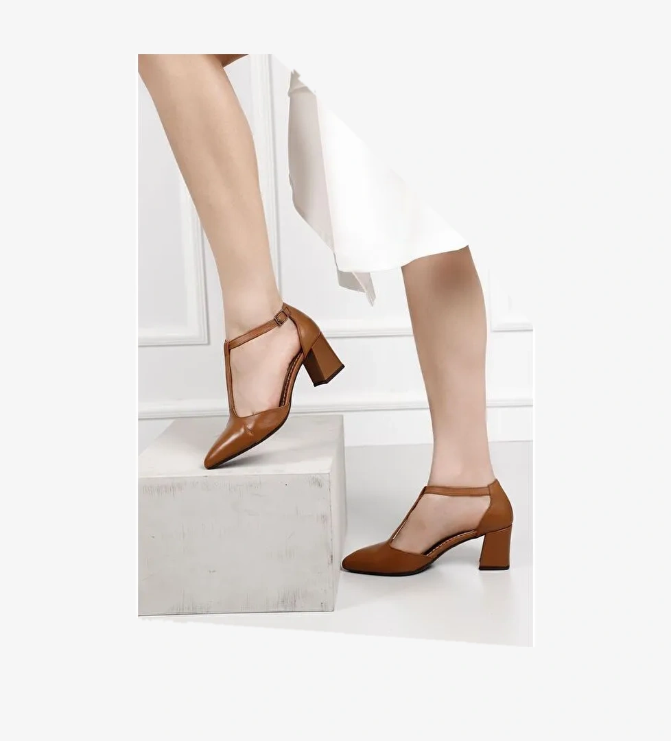 Gonderi(r) Bej Gonderi(r) Hakiki Deri Sivri Burun Bilek Bağlı Orta Kalın Topuklu Kadın Ayakkabı 24182