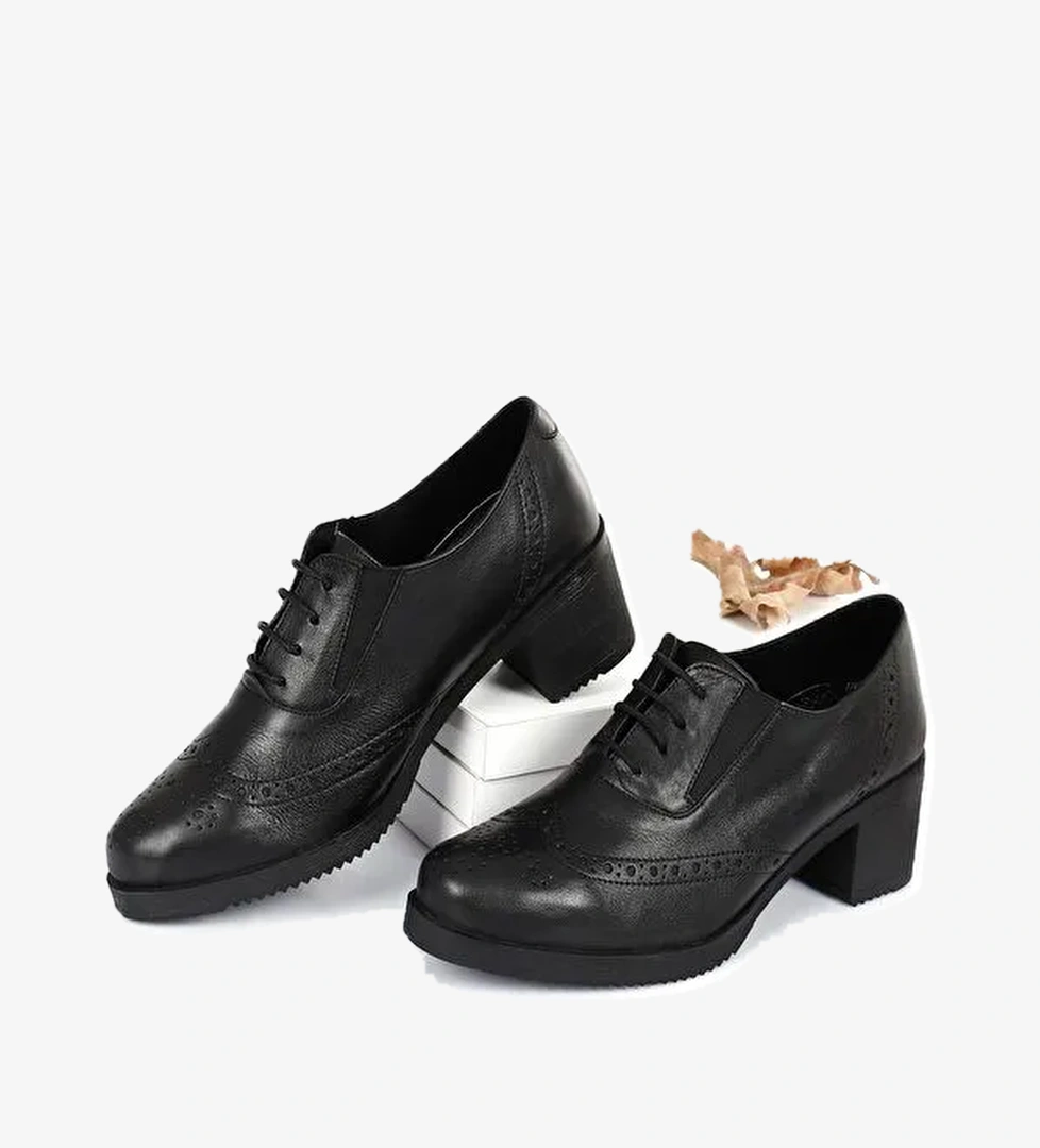 SİYAH Hakiki Deri Yuvarlak Burun Orta Topuklu Kauçuk Taban Bağcıklı Kadın Ayakkabı 24231