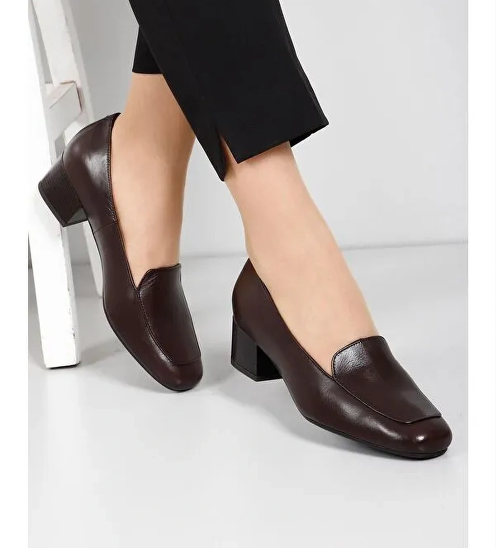 KAHVERENGİ Hakiki Deri Küt Burun Kısa Kalın Topuklu Kadın Ayakkabı 13312