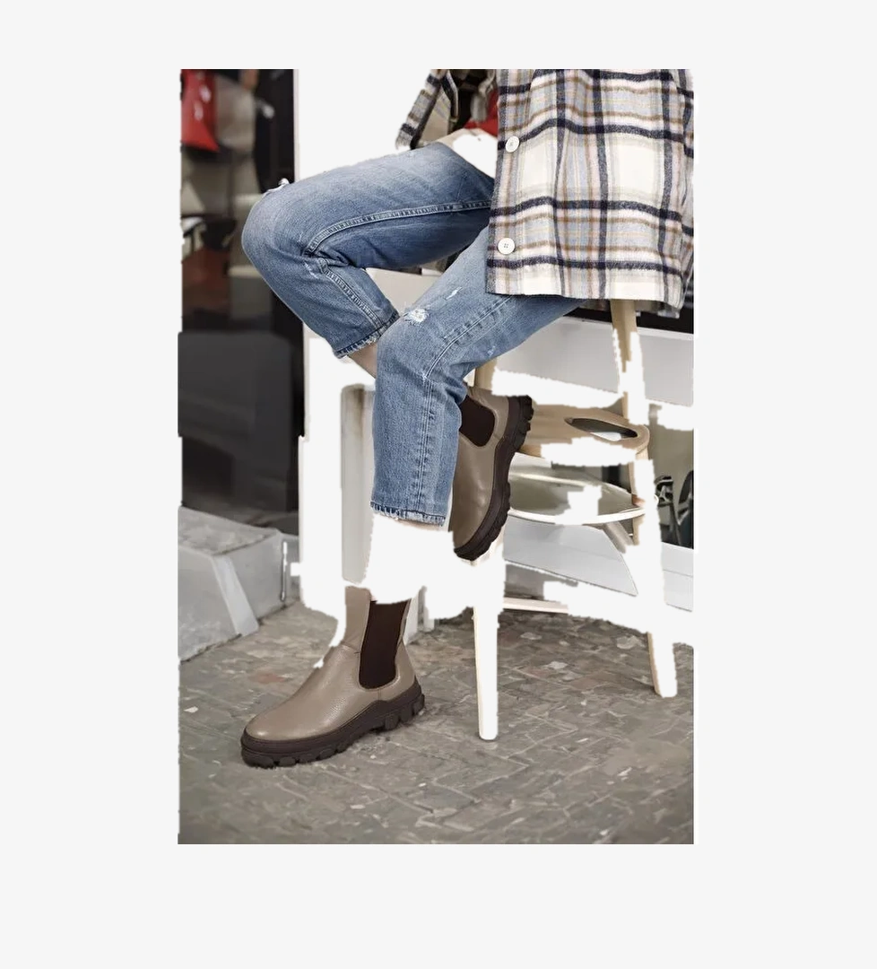 VİZON Hakiki Deri Yuvarlak Burun Kadın Günlük Chelsea Bot 52411 - Görsel 1