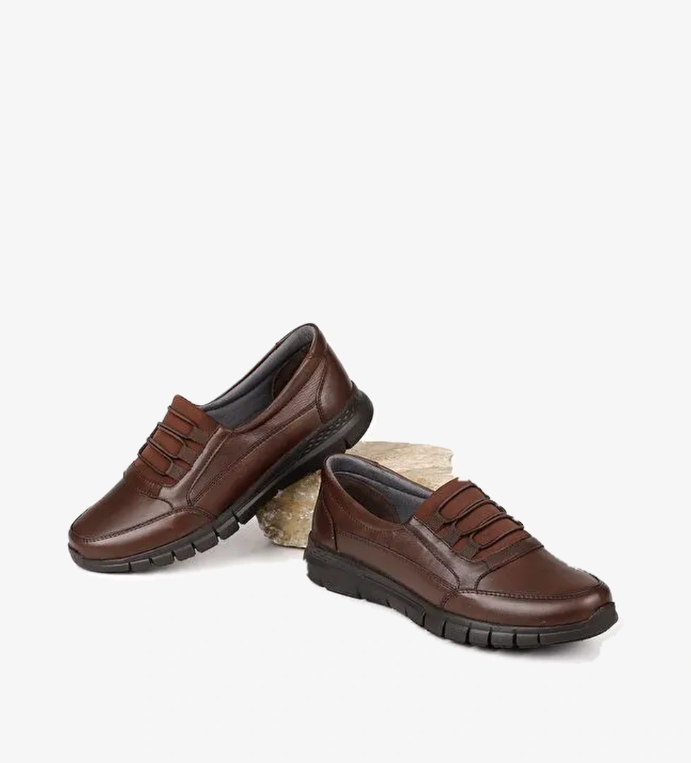 Gönderi̇(r) Si̇yah Kahverengi̇ Hakiki Deri Yuvarlak Burun Dolgu Taban Kadın Günlük Ayakkabı 42210 model görseli