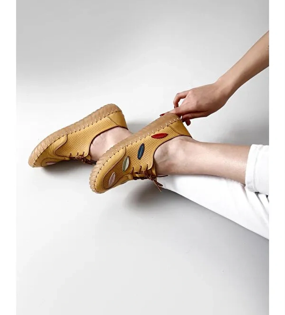 HARDAL SARI Hakiki Deri Yuvarlak Burun Düz Taban Kadın Sneaker 45671 - Görsel 1