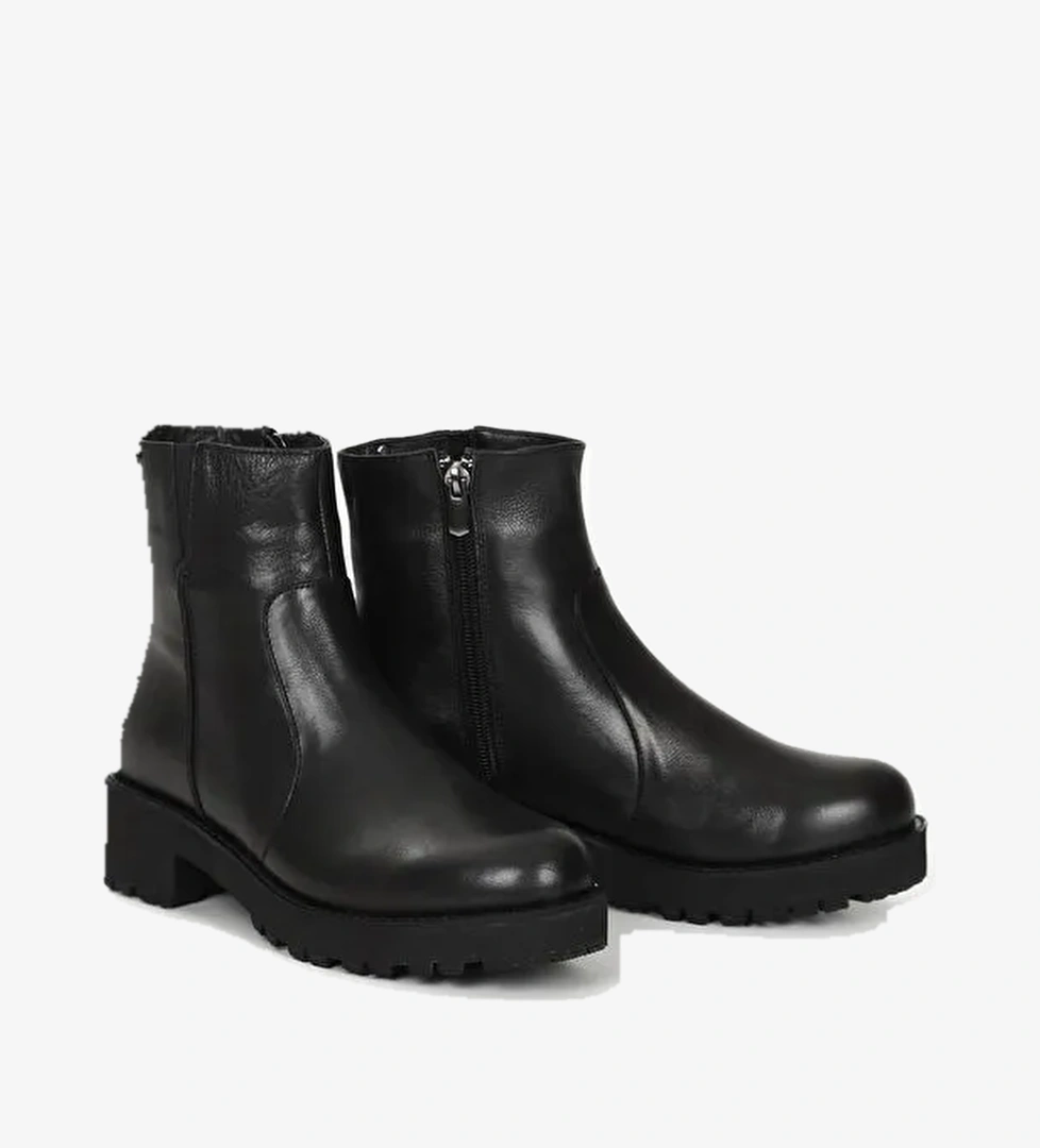 SİYAH Hakiki Deri Yuvarlak Burun Topuklu Kauçuk Taban Fermuarlı Kadın Günlük Bot 52421