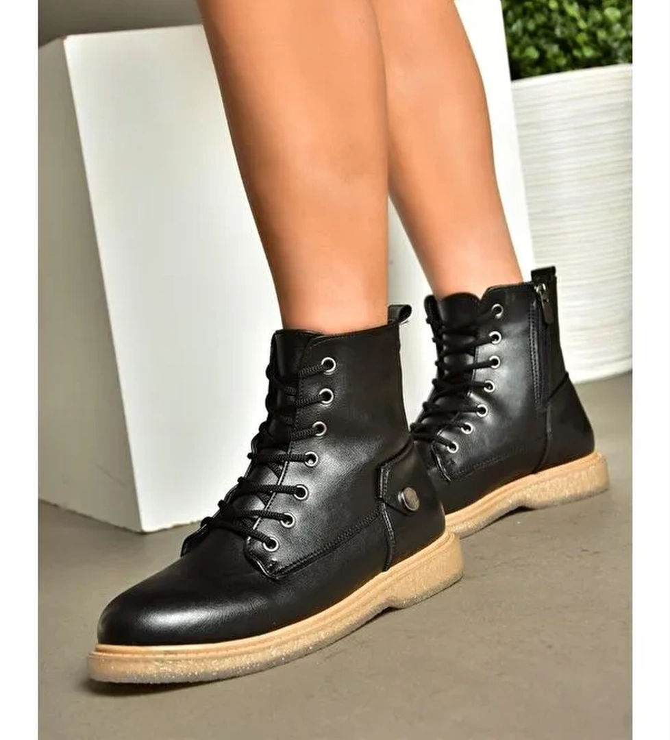 R3748216 Siyah Kadın Bot