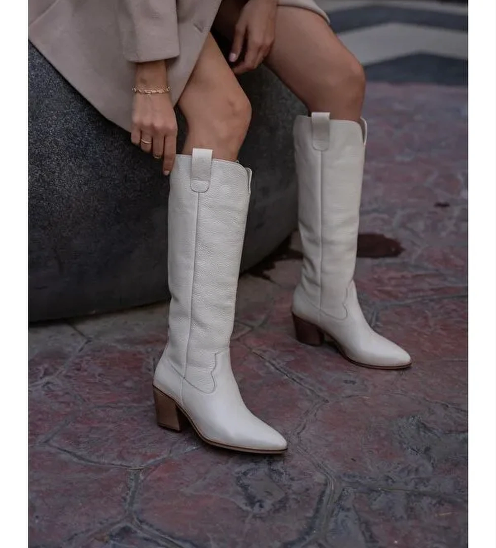 Bej Kadın Gerçek Deri Topuklu Ve İşlemeli Kovboy Çizme