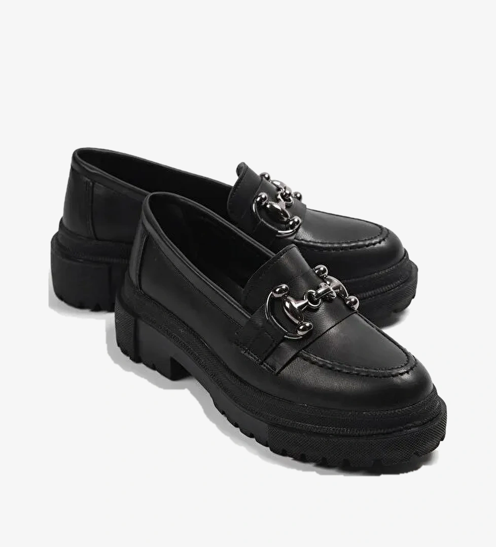 Denni Oval Burunlu Metal Tokali Trak Tabanli Kadin Loafer