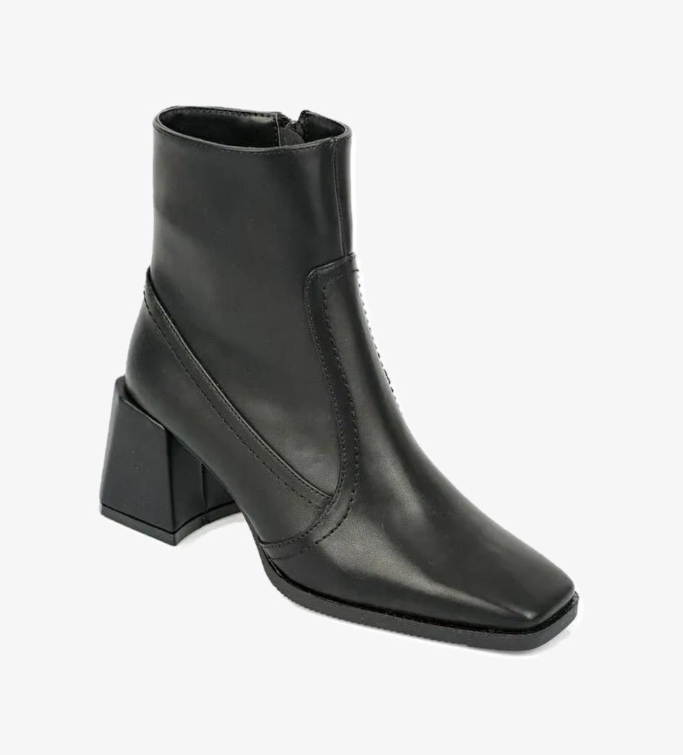 Küt Burunlu Yandan Fermuarlı Kadın Bot