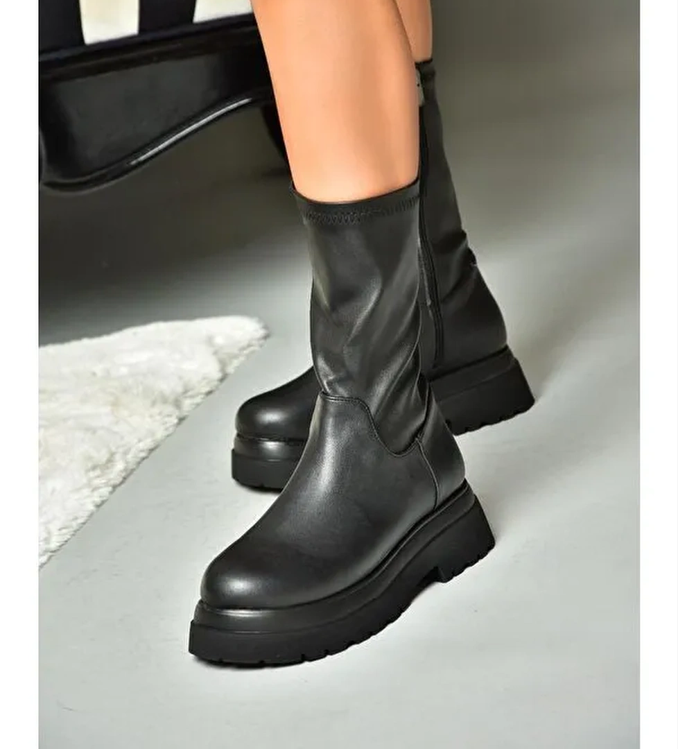 R2670420 Siyah Kadın Bot - Görsel 1