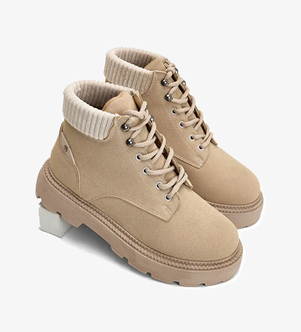 Tonny Black Kadın Bej Süet Kalın Poli Taban Bileği Lastikli Bağcıklı Bot model görseli