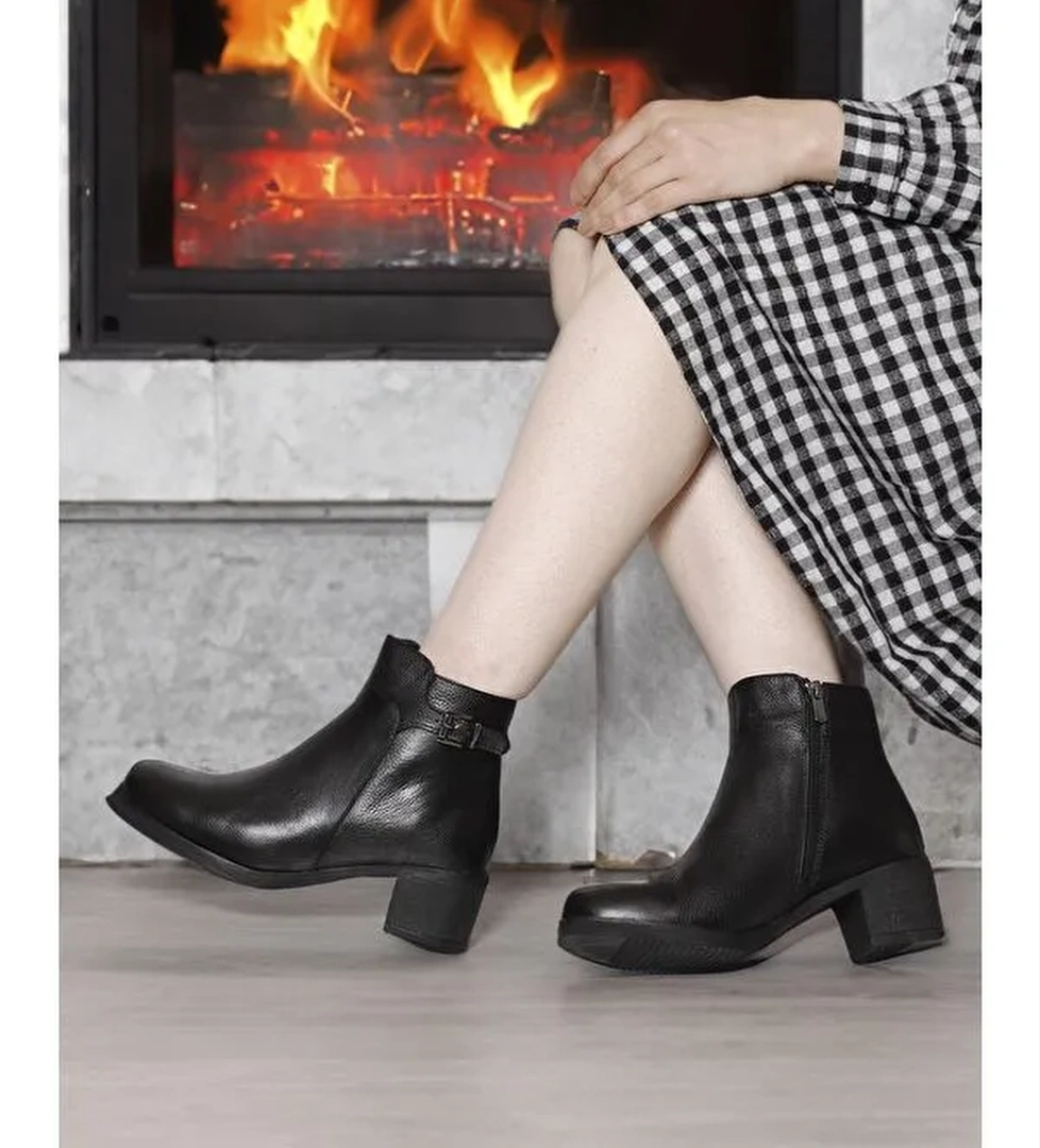 SİYAH Hakiki Deri Yuvarlak Burun Topuklu Fermuarlı Tokalı Kadın Günlük Bot 47453 - Görsel 1