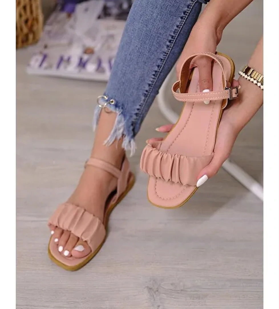 Sens Büzgü Detaylı Kadın Sandalet - Görsel 1