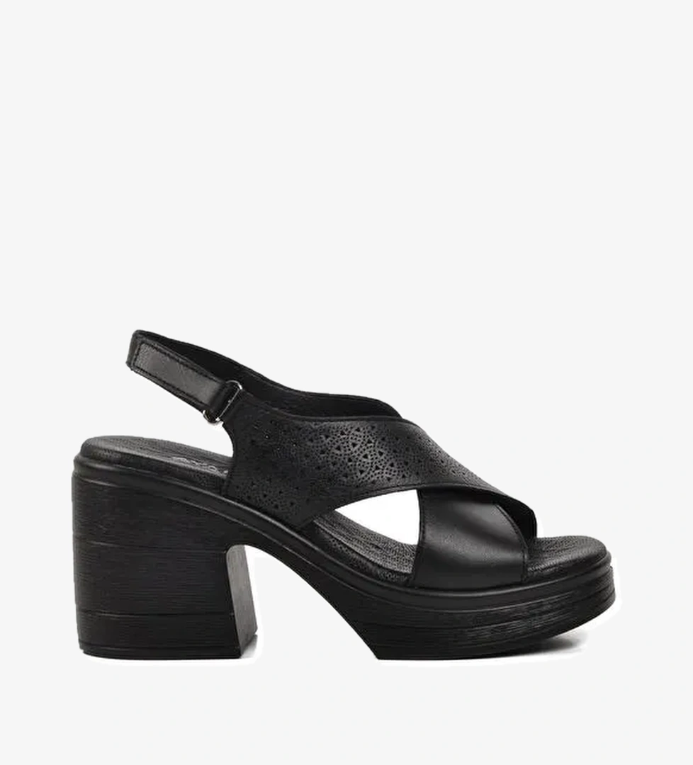 Siyah Hakiki Deri Kadın Topuklu Sandalet 523001