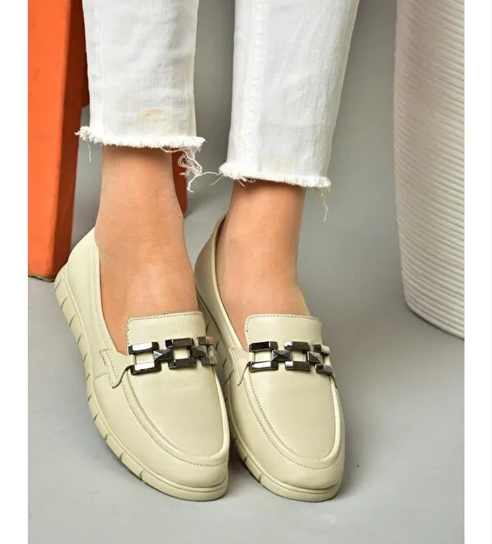 Fox Shoes P5550811 Bej Siyah Kadın Ayakkabı model görseli